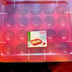 Sterlite Ornament Storage case holds 20 3.5” ornaments